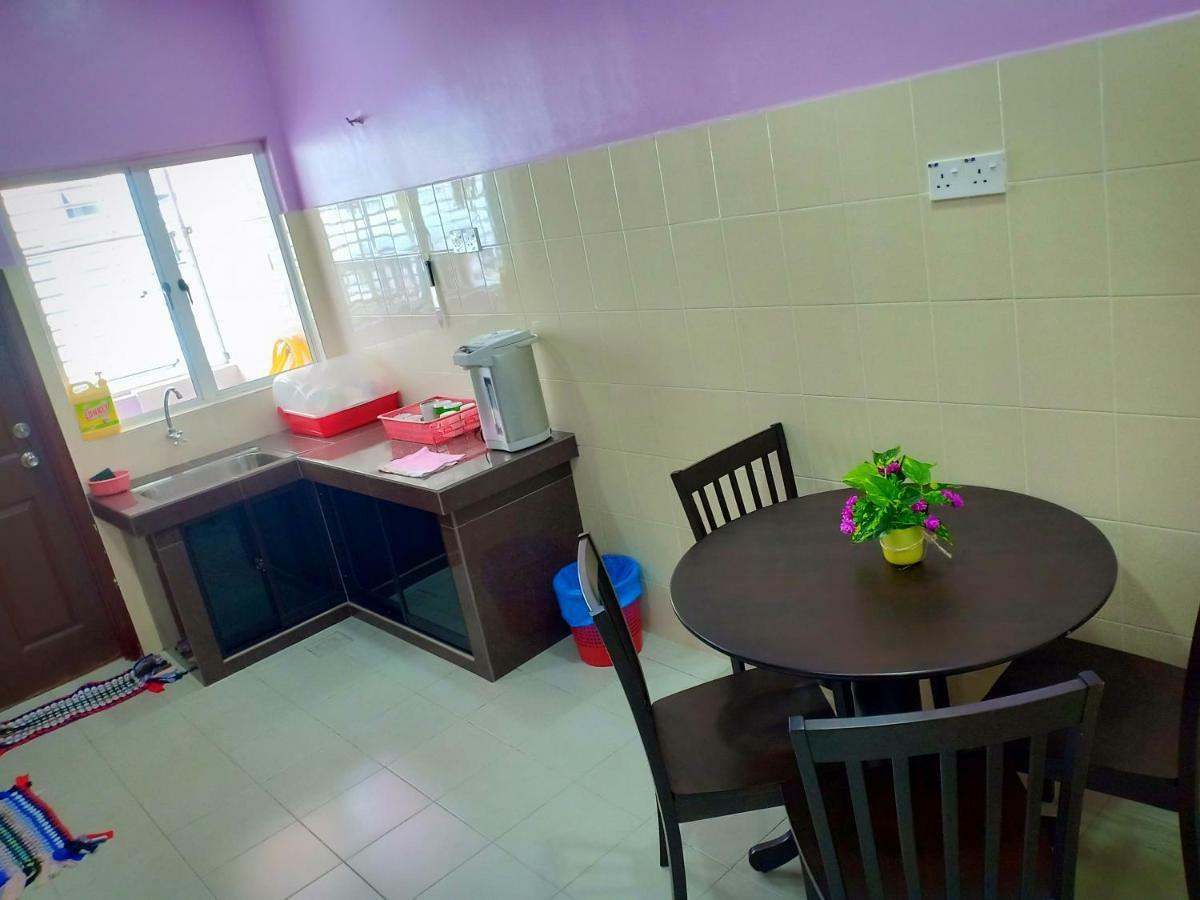 Purple Townhouse 3R2B Wifi Villa Sekinchan Kültér fotó
