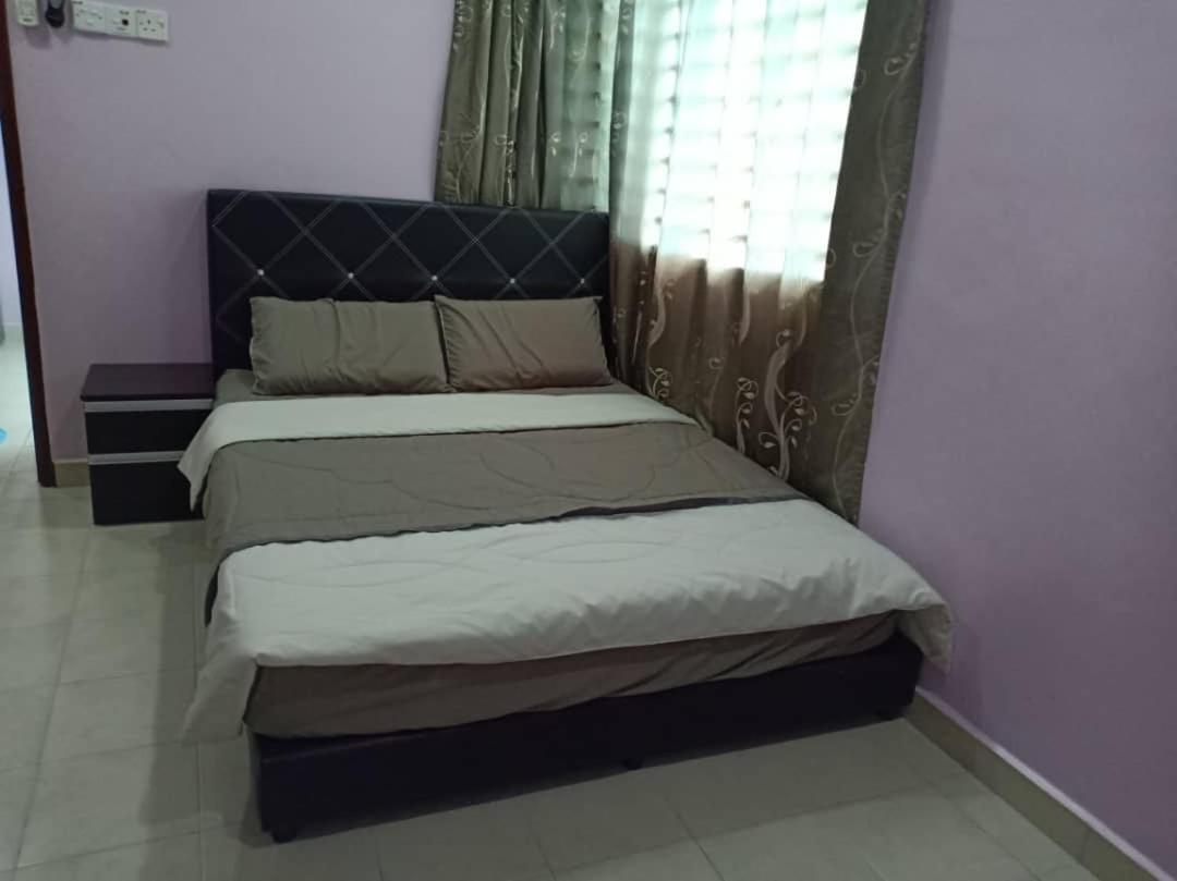 Purple Townhouse 3R2B Wifi Villa Sekinchan Kültér fotó