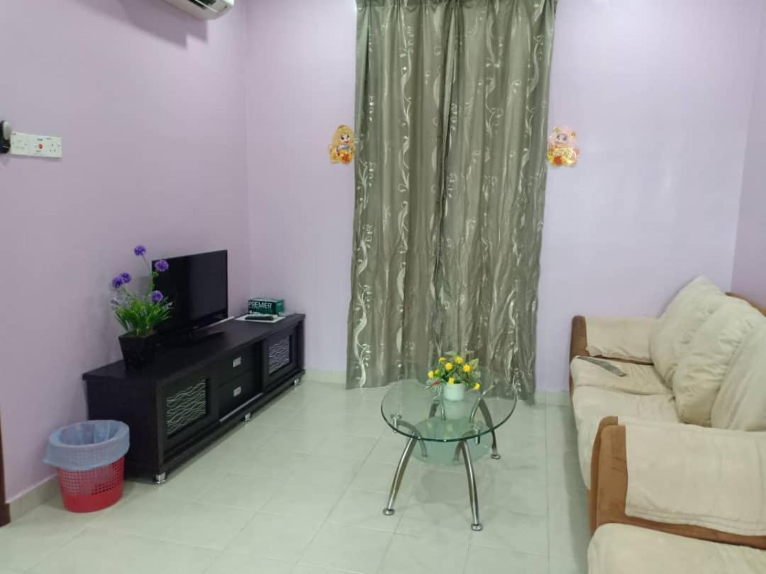Purple Townhouse 3R2B Wifi Villa Sekinchan Kültér fotó